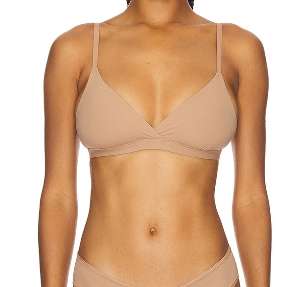 SKIMS Other - SKIMS Fits Everybody Crossover Bralette Sienna Nude size M Everyday seamless bra